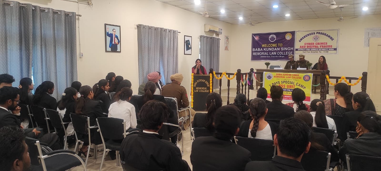 ਜ਼ਿਲ੍ਹਾ ਕਾਨੂੰਨੀ ਸੇਵਾਵਾਂ ਅਥਾਰਟੀ ਮੋਗਾ ਵੱਲੋਂ ਲਾਅ ਕਾਲਜ ਧਰਮਕੋਟ ਵਿਖੇ ਸਾਈਬਰ ਕ੍ਰਾਈਮ ਅਤੇ ਡਿਜੀਟਲ ਫਰਾਡ ਪ੍ਰਤੀ ਕਰਵਾਇਆ ਜਾਗਰੂਕਤਾ ਪ੍ਰੋਗਰਾਮ