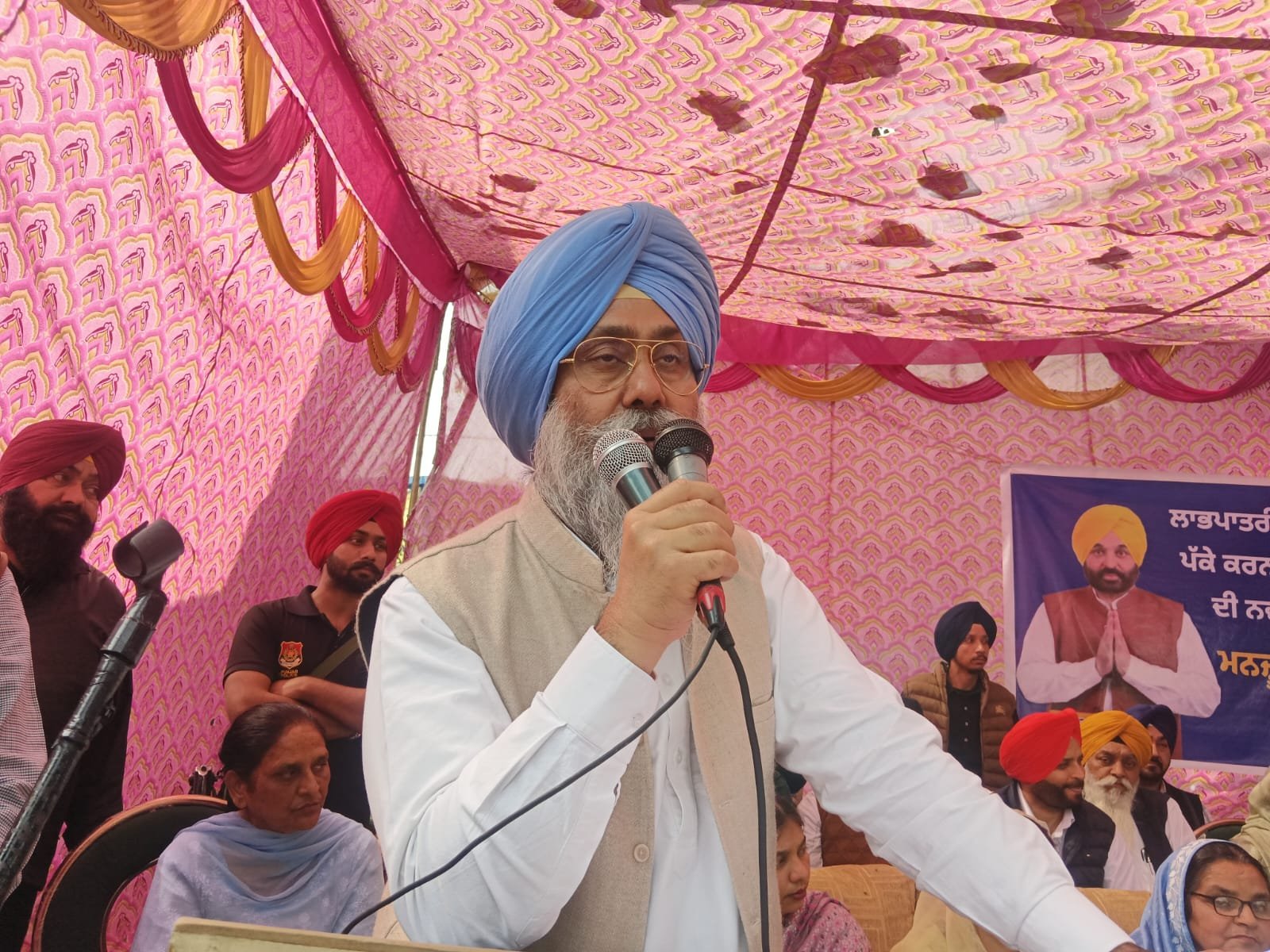 ਵਿਧਾਇਕ ਹਰਮੀਤ ਸਿੰਘ ਸੰਧੂ ਨੇ ਕੱਚੇ ਮਕਾਨਾਂ ਨੁੰ ਪੱਕੇ ਕਰਨ ਲਈ 6 ਕਰੋੜ 45 ਲੱਖ ਰੁਪਏ ਦੇ ਮਨਜ਼ੂਰੀ ਪੱਤਰ ਵੰਡੇ