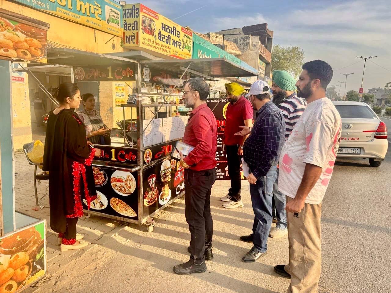 ਫੂਡ ਸੇਫਟੀ ਵਿੰਗ ਤਰਨ ਤਾਰਨ ਦੀ ਸਾਂਝੀ ਟੀਮ ਵੱਲੋਂ ਸਟ੍ਰੀਟ ਫੂਡ ਵਿਕਰੇਤਾਵਾਂ ਦਾ ਨਿਰੀਖਣ